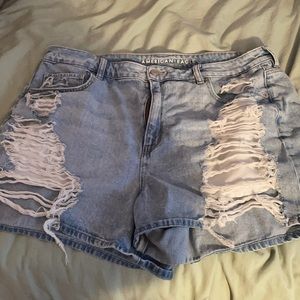 American Eagle High Waisted Mom Short